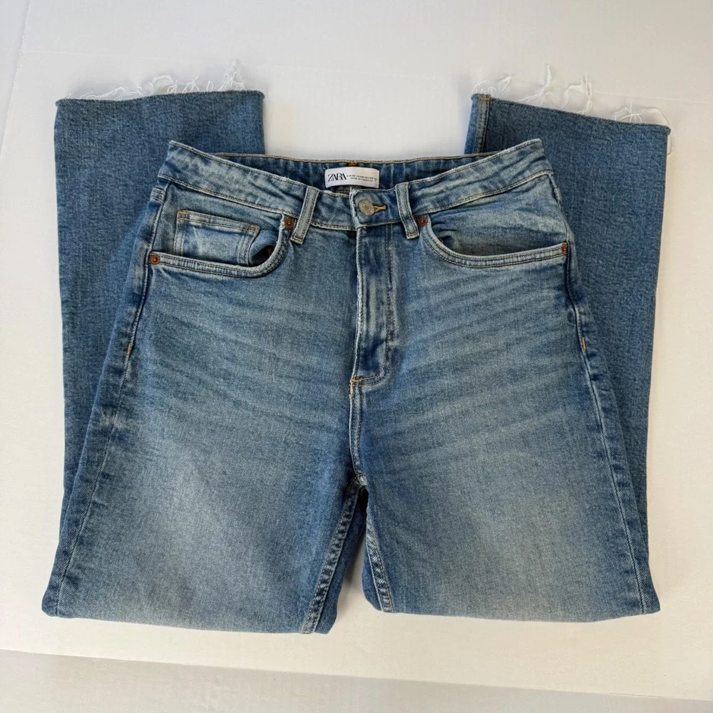 Zara Womens High Rise Straight Leg Raw Hem Cropped Jeans Medium Wash Size‎ 6 28